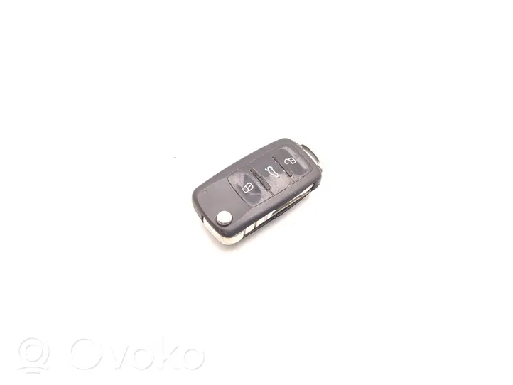 Volkswagen Polo V 6R Ignition key/card 5K0837202AD