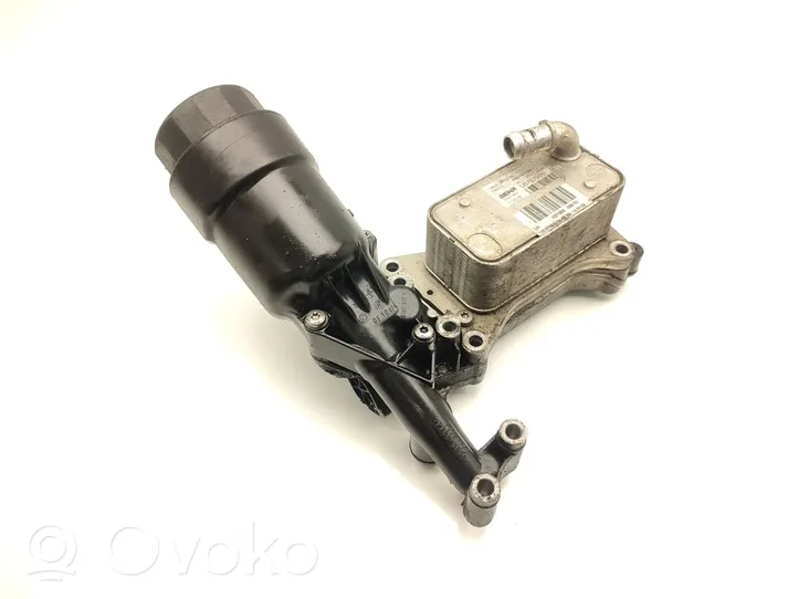 Mercedes-Benz E AMG W212 Supporto di montaggio del filtro dell’olio 70362380