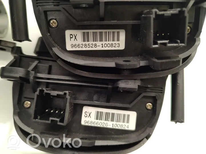 Chevrolet Captiva Boutons / interrupteurs volant 96628528