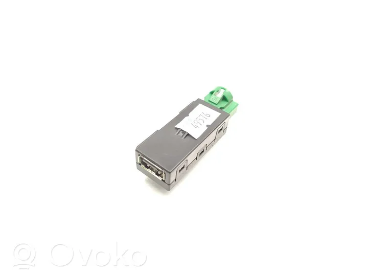 Skoda Octavia Mk2 (1Z) Connettore plug in USB 5Q0035726E