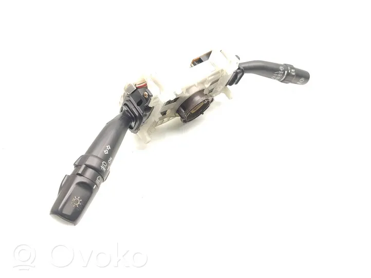 Toyota Camry Leva/interruttore dell’indicatore di direzione e tergicristallo 84310-33810