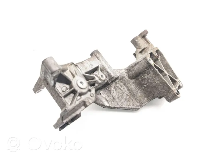 KIA Sorento Soporte del alternador 