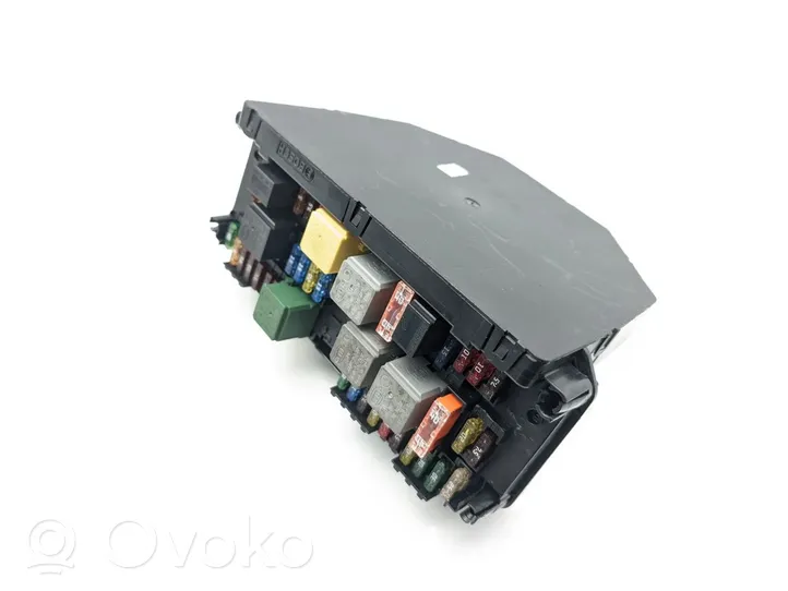 Mercedes-Benz C W204 Module de fusibles A2129004611