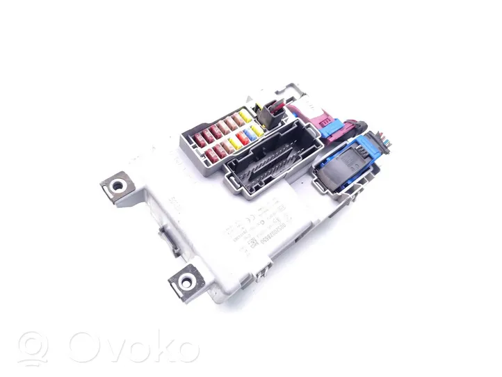 Opel Combo D Module de fusibles 00520028650