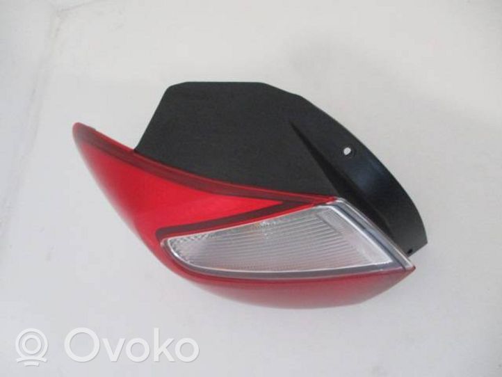 Hyundai i10 Luz trasera/de freno 92401K7000