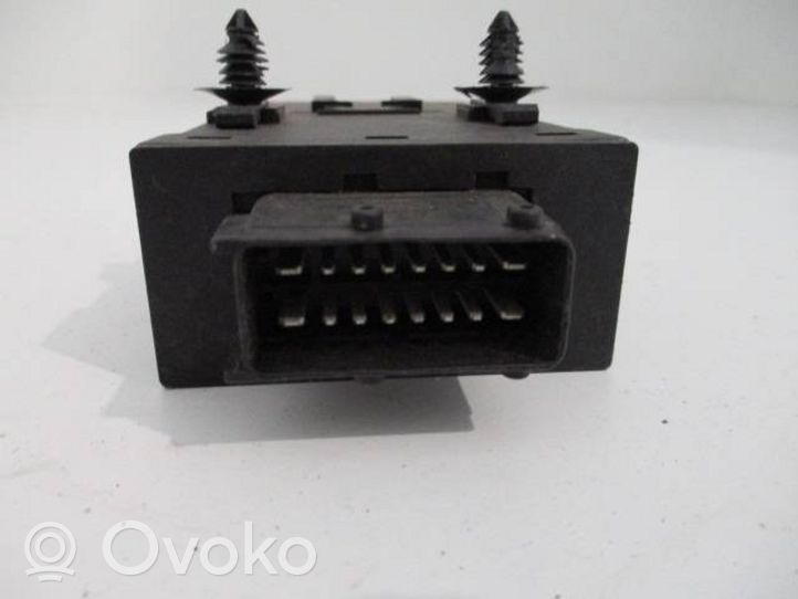 Peugeot 807 Oven keskuslukituksen ohjausyksikön moduuli 80557825