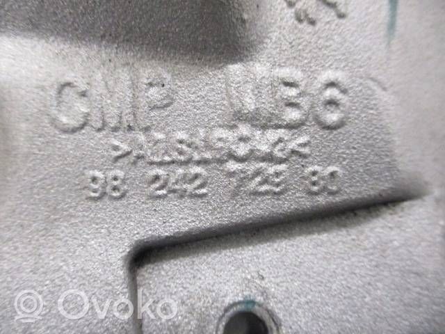 Opel Corsa F Vaihdelaatikon kannake 9824272980