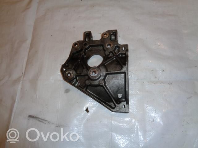 Volvo V40 Staffa di montaggio del compressore dell’A/C AV60-10K360-AA