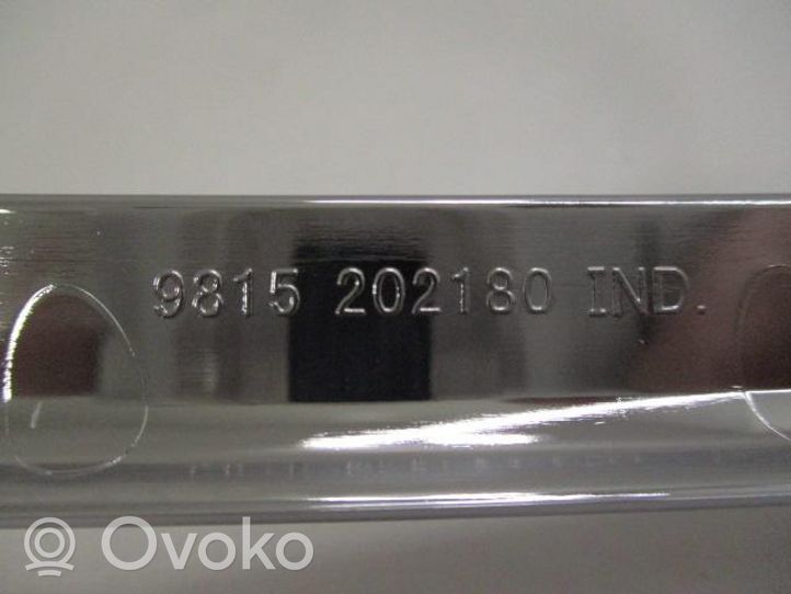 Citroen C4 II Grille calandre supérieure de pare-chocs avant 9815202180