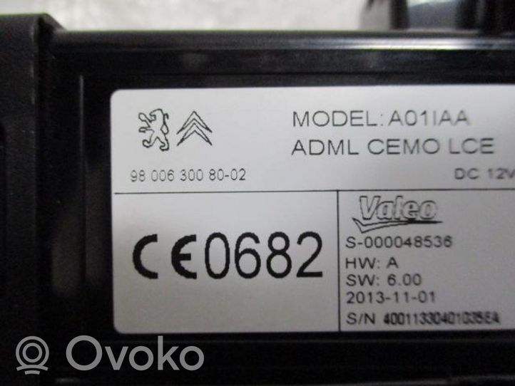 Citroen C4 Grand Picasso Lecteur de carte 9800630080