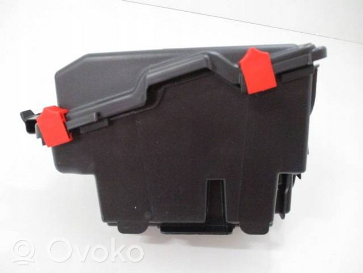 Peugeot 5008 II Coperchio scatola dei fusibili 9678633380