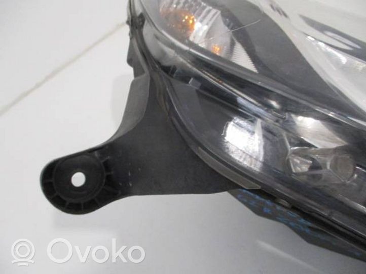 Dacia Sandero Lampa przednia 260107737R