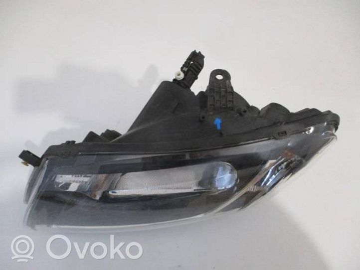 Dacia Sandero Lampa przednia 260608494R