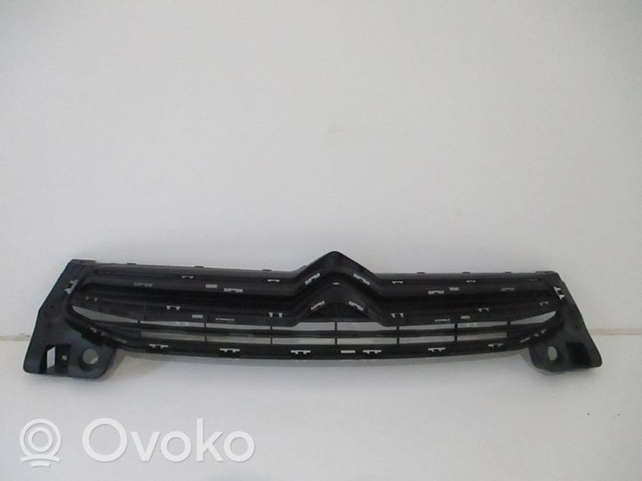 Citroen C-Elysée Grille inférieure de pare-chocs avant 9676957880