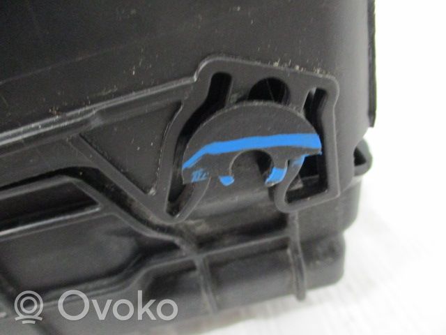 Opel Crossland X Boîte de batterie 9801801880