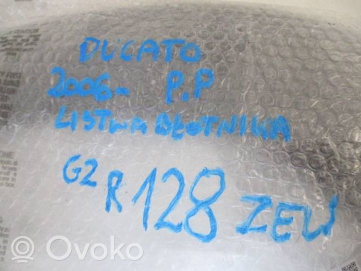 Fiat Ducato Etupyöräkotelon koristelista 1316195070