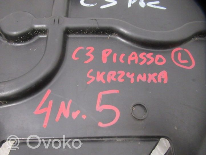 Citroen C3 Picasso Prowadnica powietrza intercoolera 9802945380