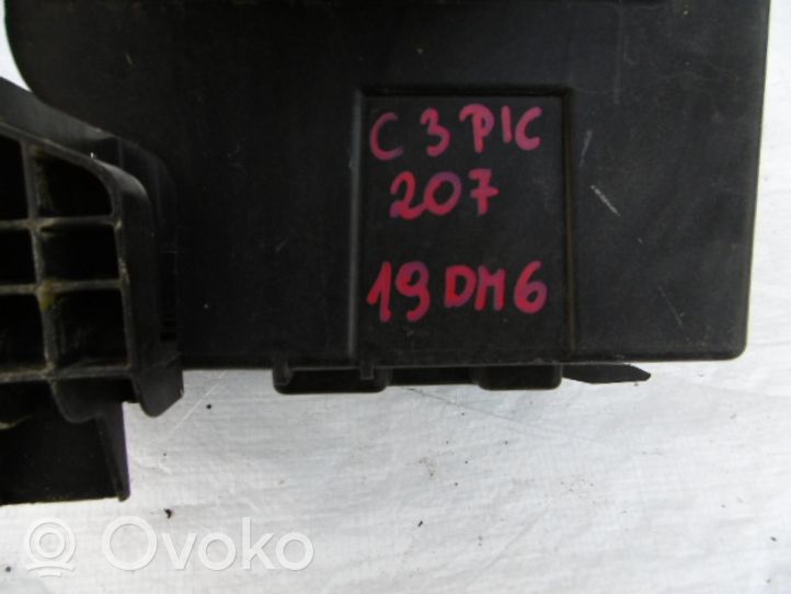 Citroen C3 Picasso Podstawa / Obudowa akumulatora 9686203780
