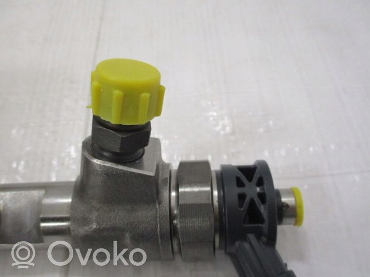 Dacia Duster II Injecteur de carburant 8201636333