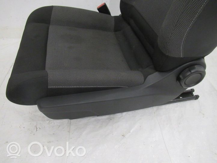 Citroen C4 Cactus Front passenger seat 