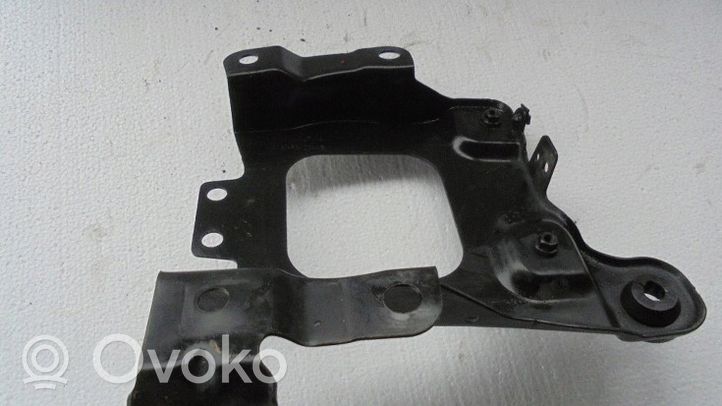 Ford Focus Boîte de batterie AV61R6K034AB