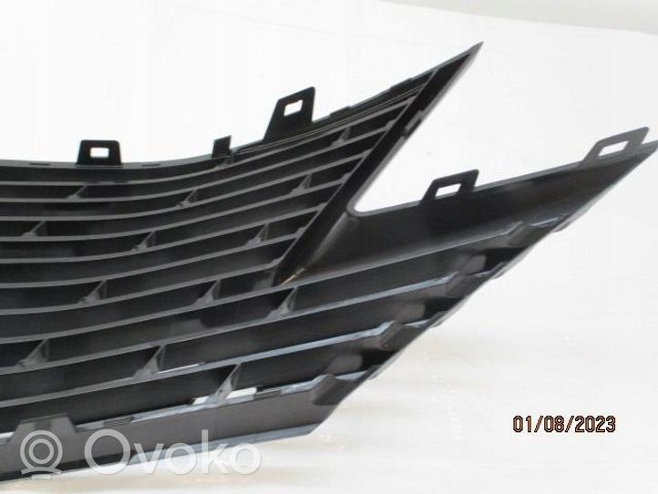 Peugeot 307 Grille calandre supérieure de pare-chocs avant 