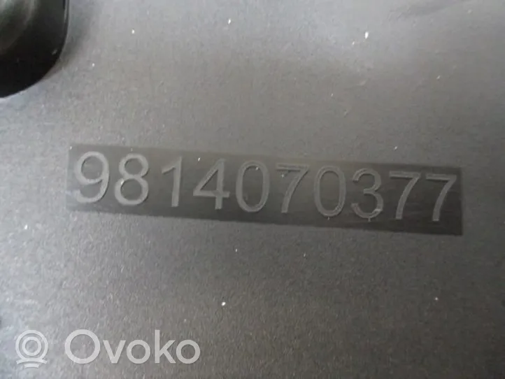 Peugeot 5008 II Listwa błotnika tylnego 9814070377