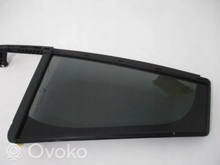 Citroen C4 II Galinis šoninis kėbulo stiklas 9676915680