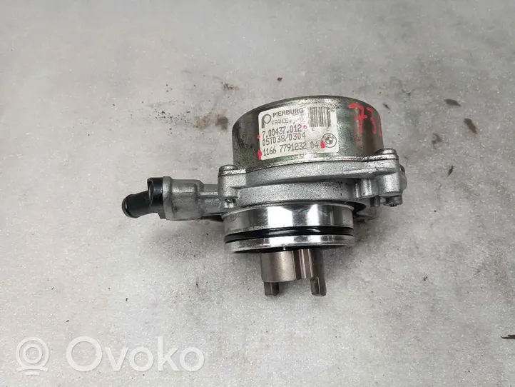 BMW 1 E82 E88 Vacuum pump 700437012