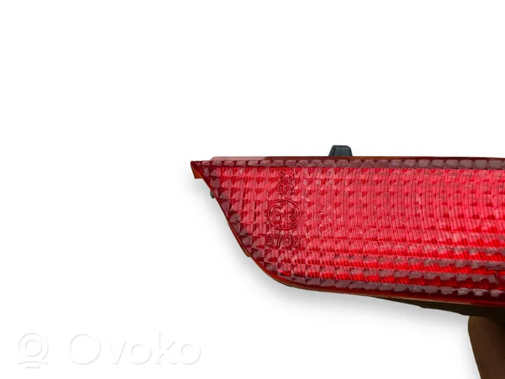 Toyota RAV 4 (XA20) Papildomas stop žibintas 8157049015