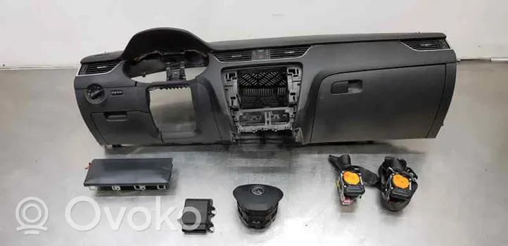 Skoda Octavia Mk2 (1Z) Set di airbag 5E1857007Q