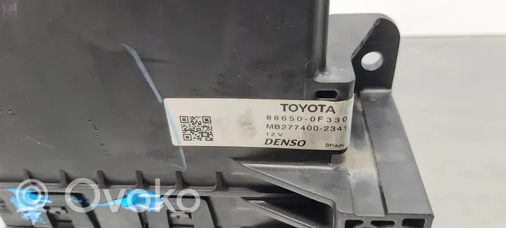 Toyota Verso Moduł / Sterownik komfortu 886500F330