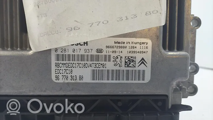 Peugeot 206+ Calculateur moteur ECU 1607697680