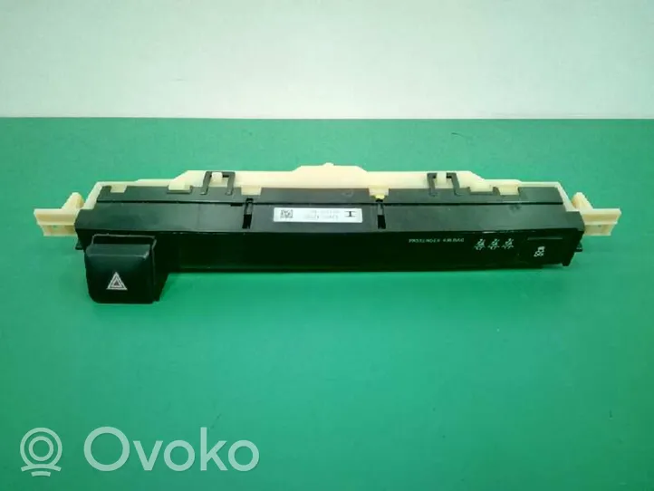Toyota RAV 4 (XA40) Monitori/näyttö/pieni näyttö 8395042220