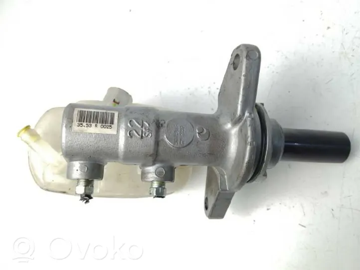 Toyota RAV 4 (XA40) Główny cylinder hamulca 4720142392