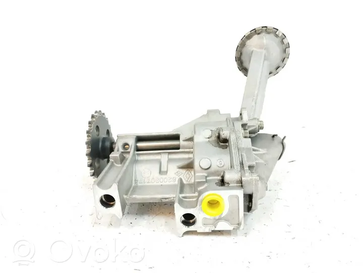 Renault Clio III Pompe à huile 8200307174