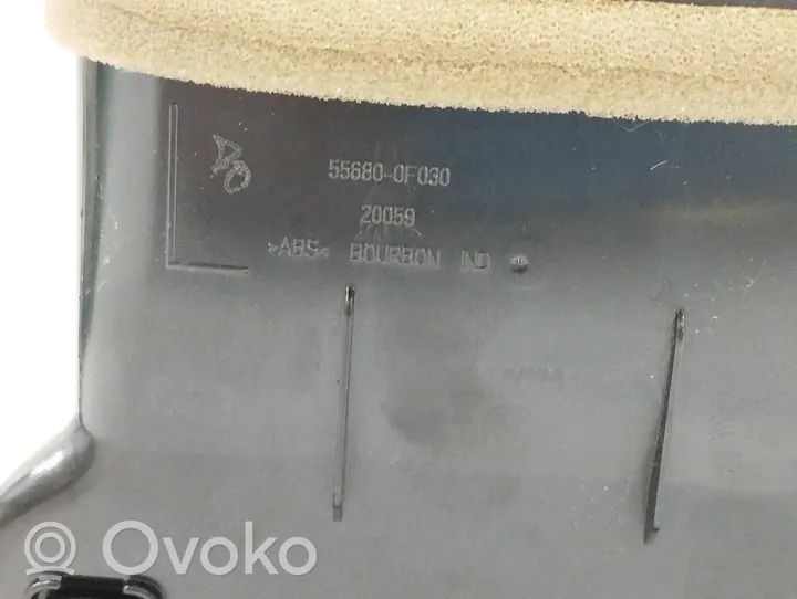 Toyota Verso Etusäleikkö 556800F030