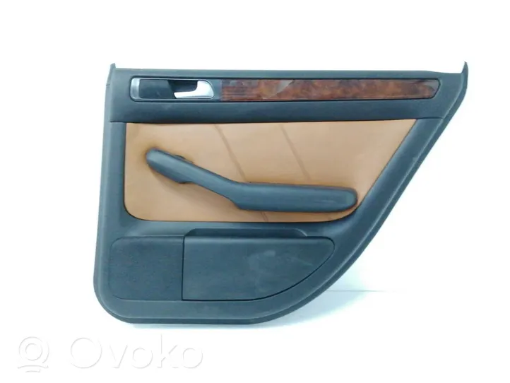 Audi A6 Allroad C5 Rivestimento del pannello della portiera posteriore 4B0867306