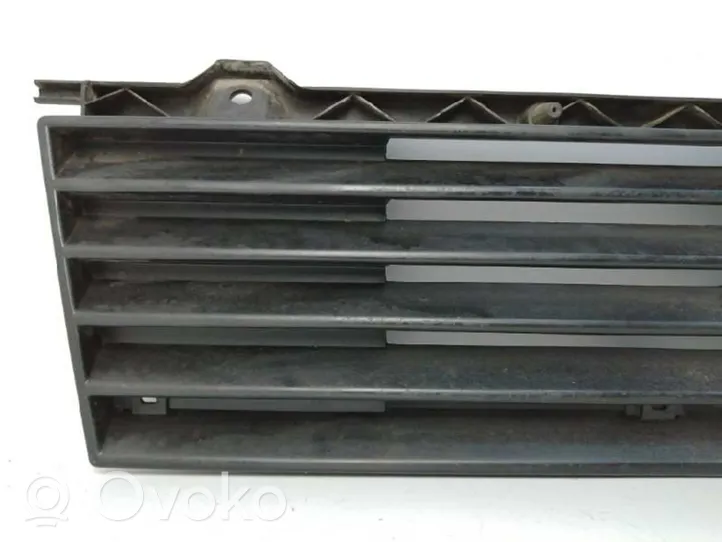 Mercedes-Benz 100 W631 Kühlergrill 6317510218