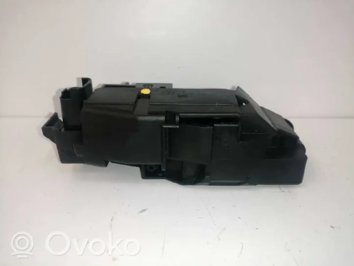 Citroen C4 II Picasso Blocco chiusura del portellone 9816195380