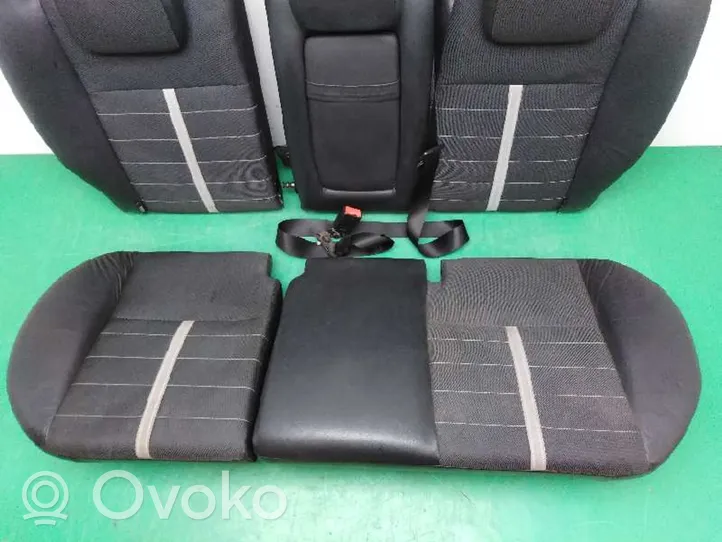 Ford Kuga II Second row seats 