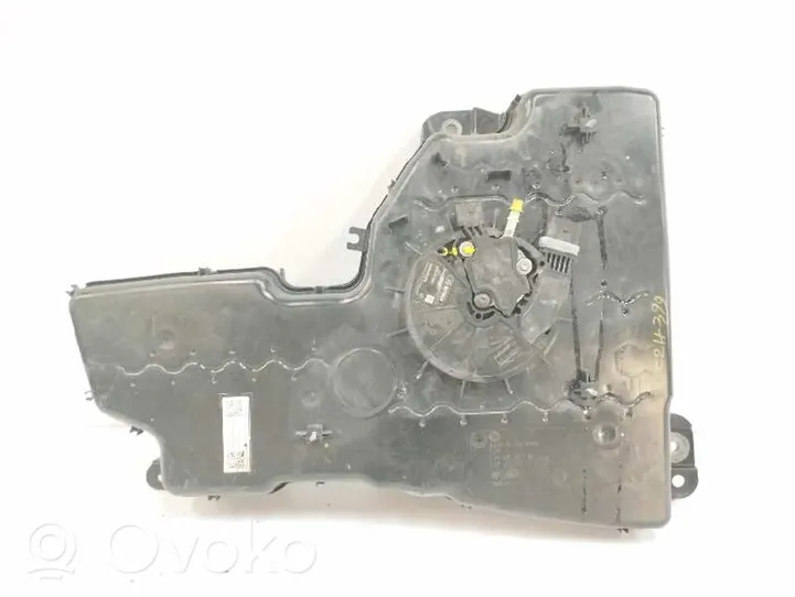 Audi Q3 F3 Kita variklio detalė 5QF131877L