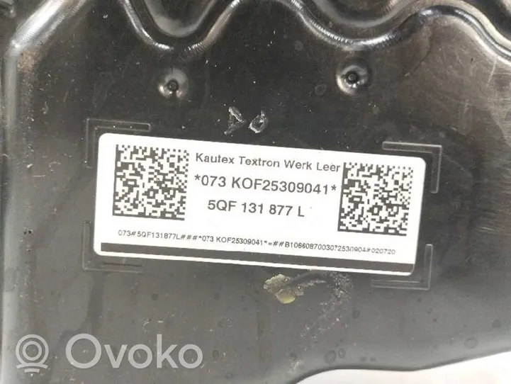 Audi Q3 F3 Kita variklio detalė 5QF131877L