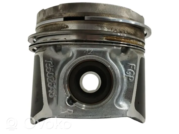 Fiat Panda III Piston avec bielle 