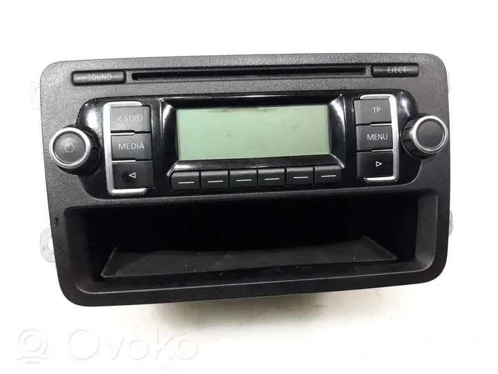 Volkswagen Polo Радио/ проигрыватель CD/DVD / навигация 5M0035156C