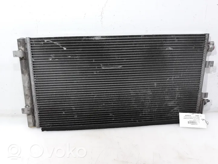 Renault Megane III Radiateur condenseur de climatisation 921000294R