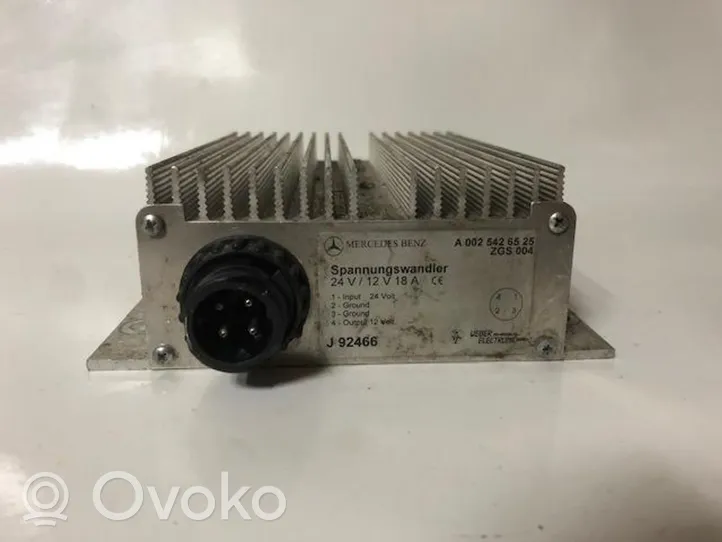 Mercedes-Benz Actros Voltage converter/converter module A0025426525