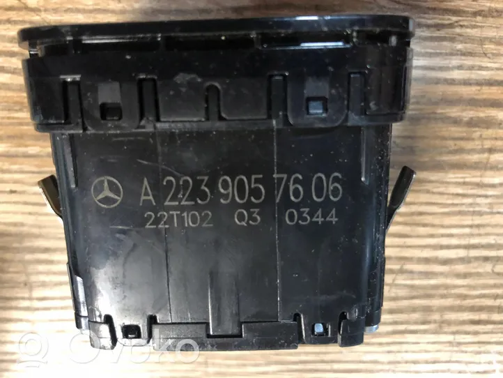 Mercedes-Benz S W223 Muut kytkimet/nupit/vaihtimet A2239057606