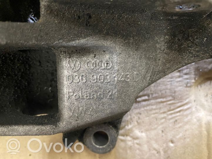 Audi A4 S4 B7 8E 8H Generatoriaus kronšteinas 03G903143D