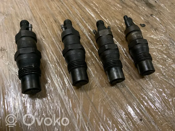 Volkswagen Transporter - Caravelle T4 Fuel injectors set 068130202